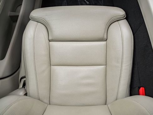 Used 2022 Volvo XC60 T8 Inscription w/ Advanced Package image 31