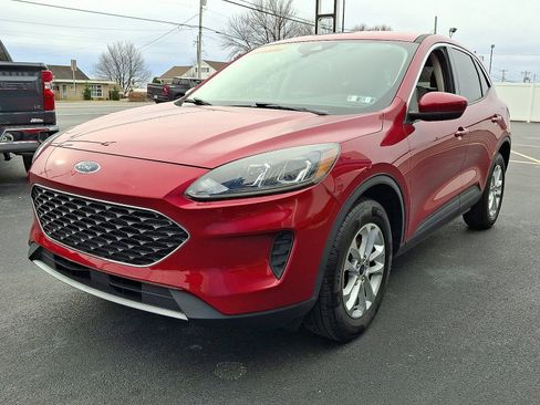 Used 2020 Ford Escape SE image 3