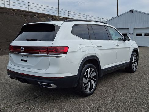 Used 2025 Volkswagen Atlas SE FWD image 6