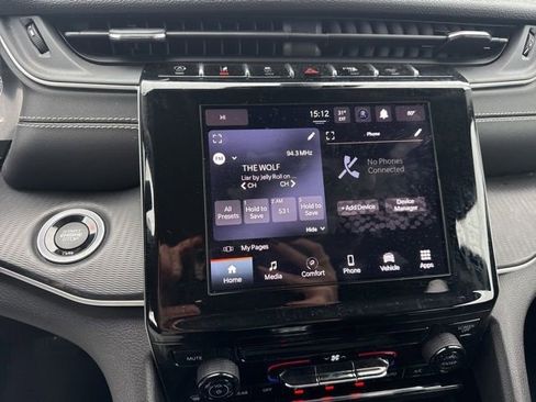 Used 2023 Jeep Grand Cherokee Laredo image 25