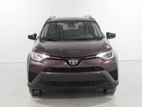 Used 2018 Toyota RAV4 LE image 2