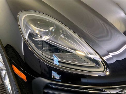 New 2026 Porsche Macan image 12