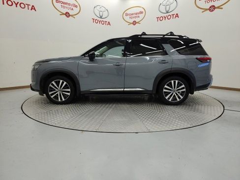 Used 2022 Nissan Pathfinder Platinum w/ Lighting Package (N93) image 5