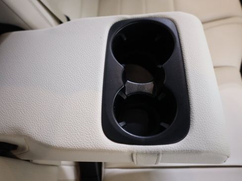 Used 2025 Mercedes-Benz GLE 350 4MATIC image 46