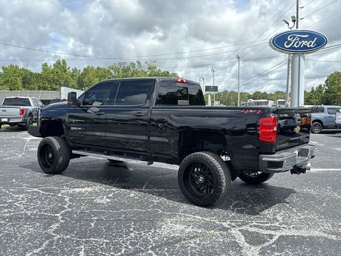 Used 2018 Chevrolet Silverado 2500 LT w/ LT Plus Package AWD/4WD image 11