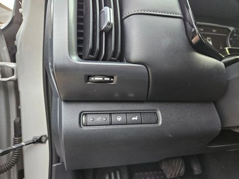 Used 2023 Nissan Pathfinder SL FWD image 22