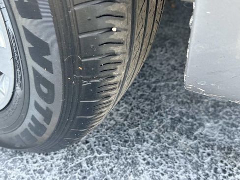 Used 2015 Chrysler Town & Country Touring w/ Driver Convenience Group image 11