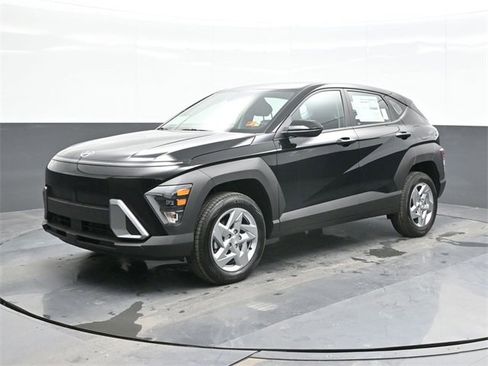 Certified 2026 Hyundai Kona SE image 1