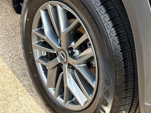 Used 2024 Nissan Rogue S image 10