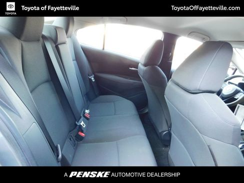 Used 2021 Toyota Corolla LE FWD image 5
