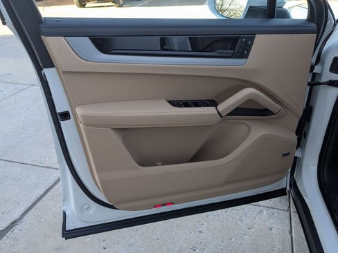 New 2026 Porsche Cayenne S image 13