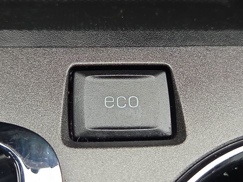 Used 2015 GMC Terrain SLE FWD image 17