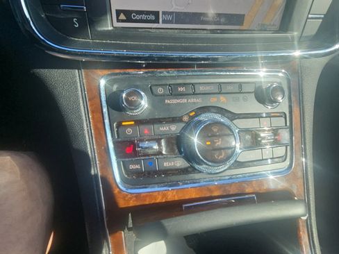 Used 2018 Lincoln Continental Select FWD image 17