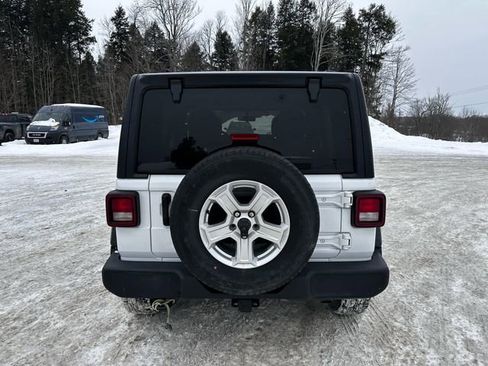 Used 2021 Jeep Wrangler Unlimited Sport image 4