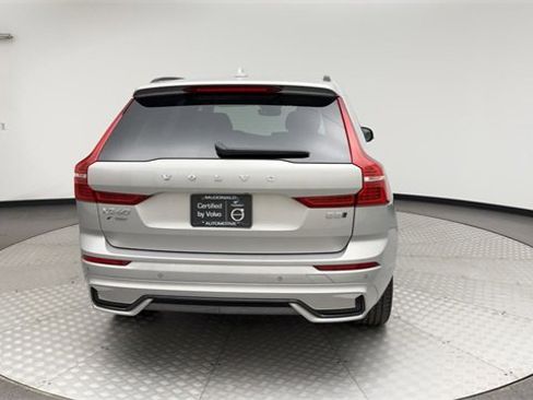 Certified 2025 Volvo XC60 B5 Plus image 3