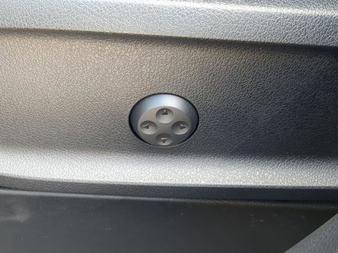 Certified 2025 Mercedes-Benz GLB 250 image 15