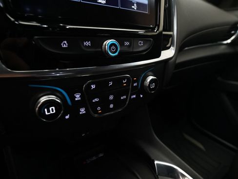 Used 2023 Chevrolet Traverse LT AWD/4WD image 21