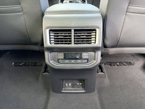 New 2026 Volkswagen Atlas SE FWD image 25