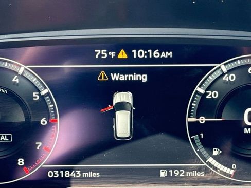 Used 2023 Mitsubishi Outlander SE image 16