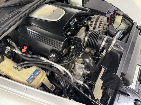 Used 2004 Chevrolet SSR w/ Preferred Equipment Group image 51