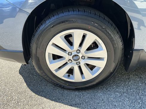 Used 2017 Subaru Outback 2.5i Premium AWD/4WD image 11