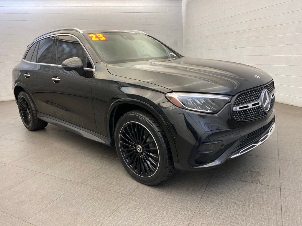 Used 2023 Mercedes-Benz GLC 300 image 4
