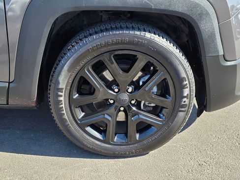 Used 2017 Jeep Renegade Altitude image 7