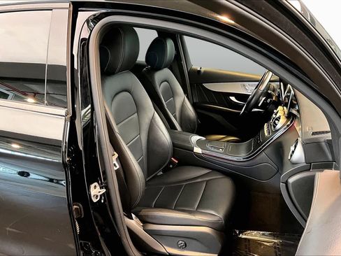 Used 2023 Mercedes-Benz GLC 300 4MATIC Coupe image 9