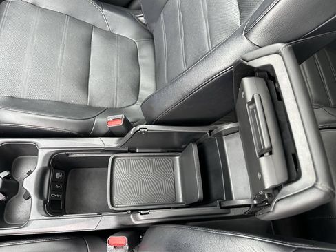 Used 2018 Honda CR-V Touring image 34