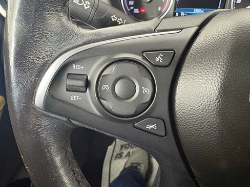 Used 2018 Buick Enclave Essence image 19