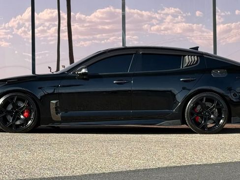 Used 2020 Kia Stinger GT1 RWD image 5