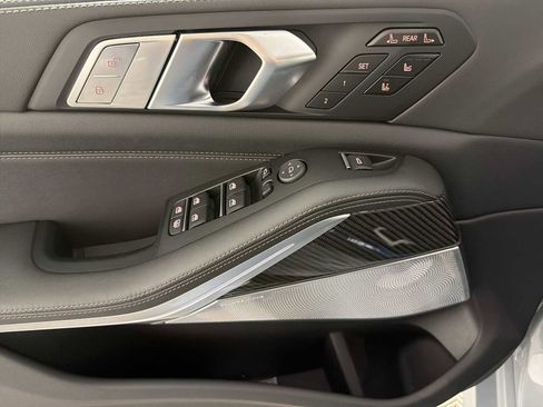 New 2026 BMW X7 M60i image 13