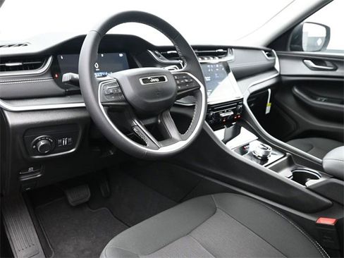 New 2024 Jeep Grand Cherokee Laredo X image 18