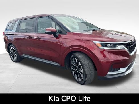 Used 2022 Kia Carnival EX FWD image 1