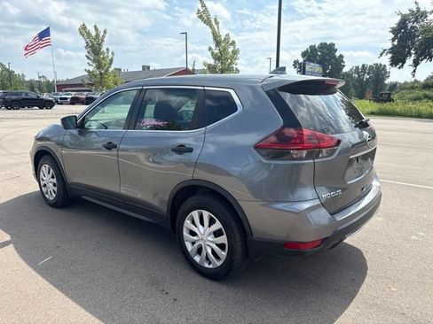Used 2018 Nissan Rogue S FWD image 3