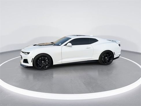 Used 2019 Chevrolet Camaro ZL1 image 3