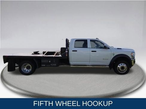 Used 2020 RAM 5500 Tradesman w/ Chrome Appearance Group image 3