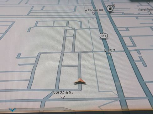 Used 2025 BMW X5 xDrive50e image 25