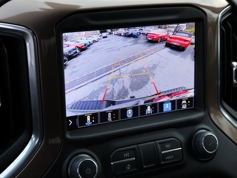 Used 2022 Chevrolet Silverado 2500 High Country w/ Z71 Off-Road Package image 18