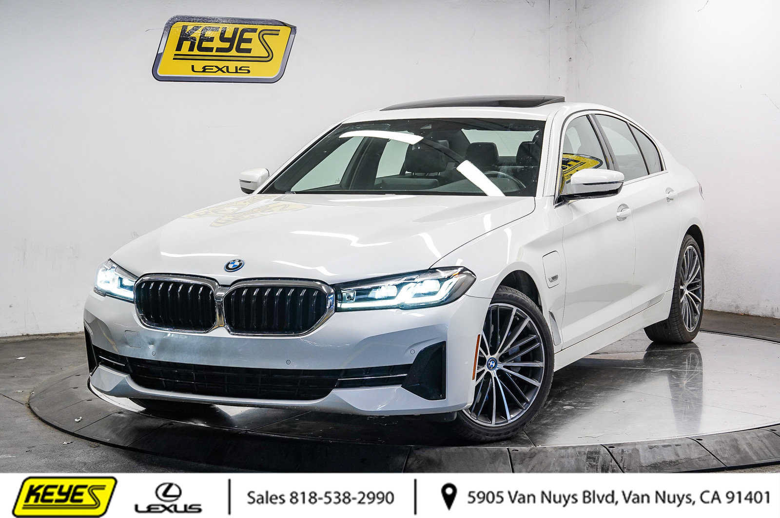 Used 2023 BMW 530e w/ Convenience Package RWD image 1