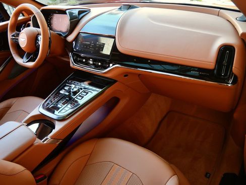 Used 2026 Aston Martin DBX 707 AWD/4WD image 24