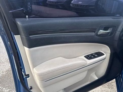 Used 2021 Chrysler 300 Touring w/ Sport Appearance Package image 12