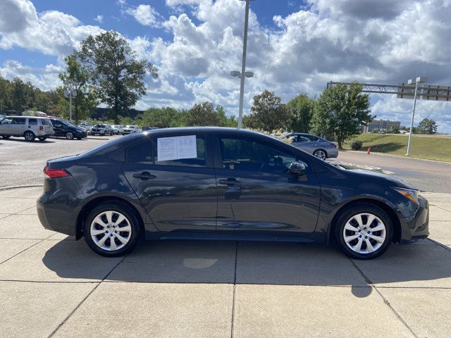 Used 2025 Toyota Corolla LE FWD image 10