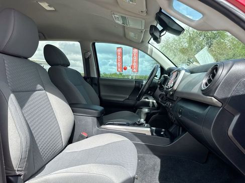 Used 2022 Toyota Tacoma SR5 w/ Technology Package image 31