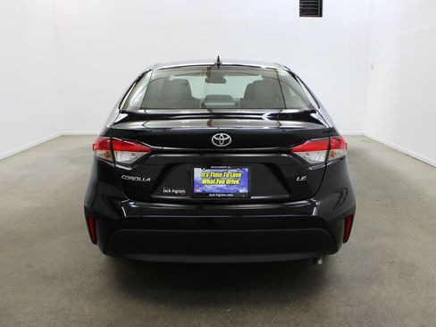 Used 2025 Toyota Corolla LE FWD image 4