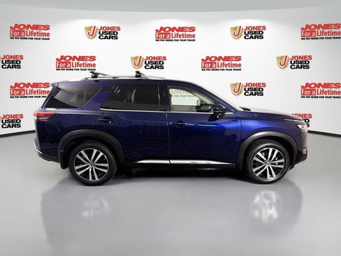 Certified 2024 Nissan Pathfinder Platinum w/ Black Appearance Package AWD/4WD image 19