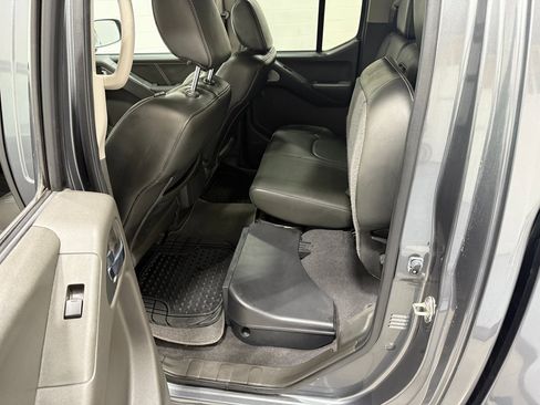 Used 2020 Nissan Frontier PRO-4X w/ Pro-4x Utility Package image 35