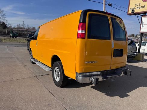 Used 2019 Chevrolet Express 2500 w/ Driver Convenience Package image 6