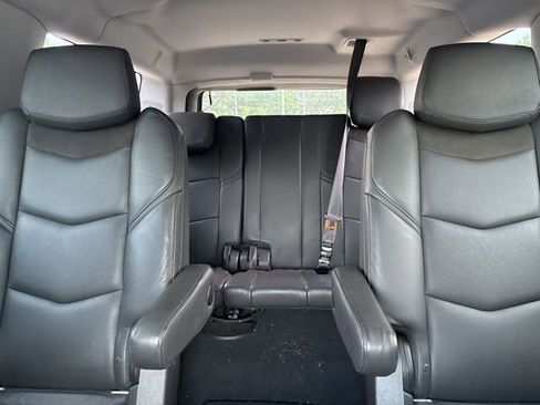 Used 2017 Cadillac Escalade ESV Premium Luxury AWD/4WD image 11