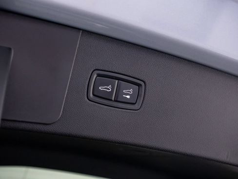 Used 2023 Porsche Cayenne AWD/4WD image 37